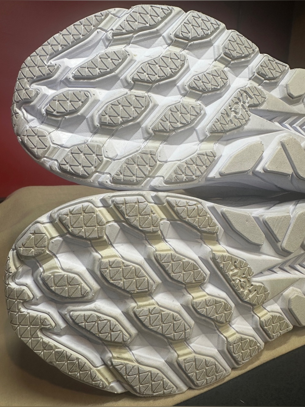 Hoka One One Clifton 8 Running Shoes White with Silver/Gray Accents Men’s Sz 8D - Picture 11 of 11